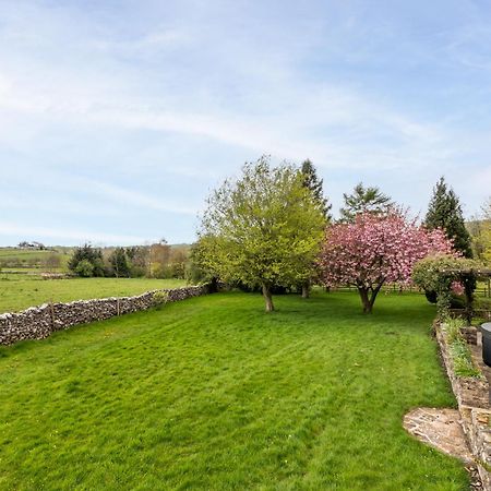Central Malham Wellbeing Escape With Hot Tub Sleeps 8 エクステリア 写真