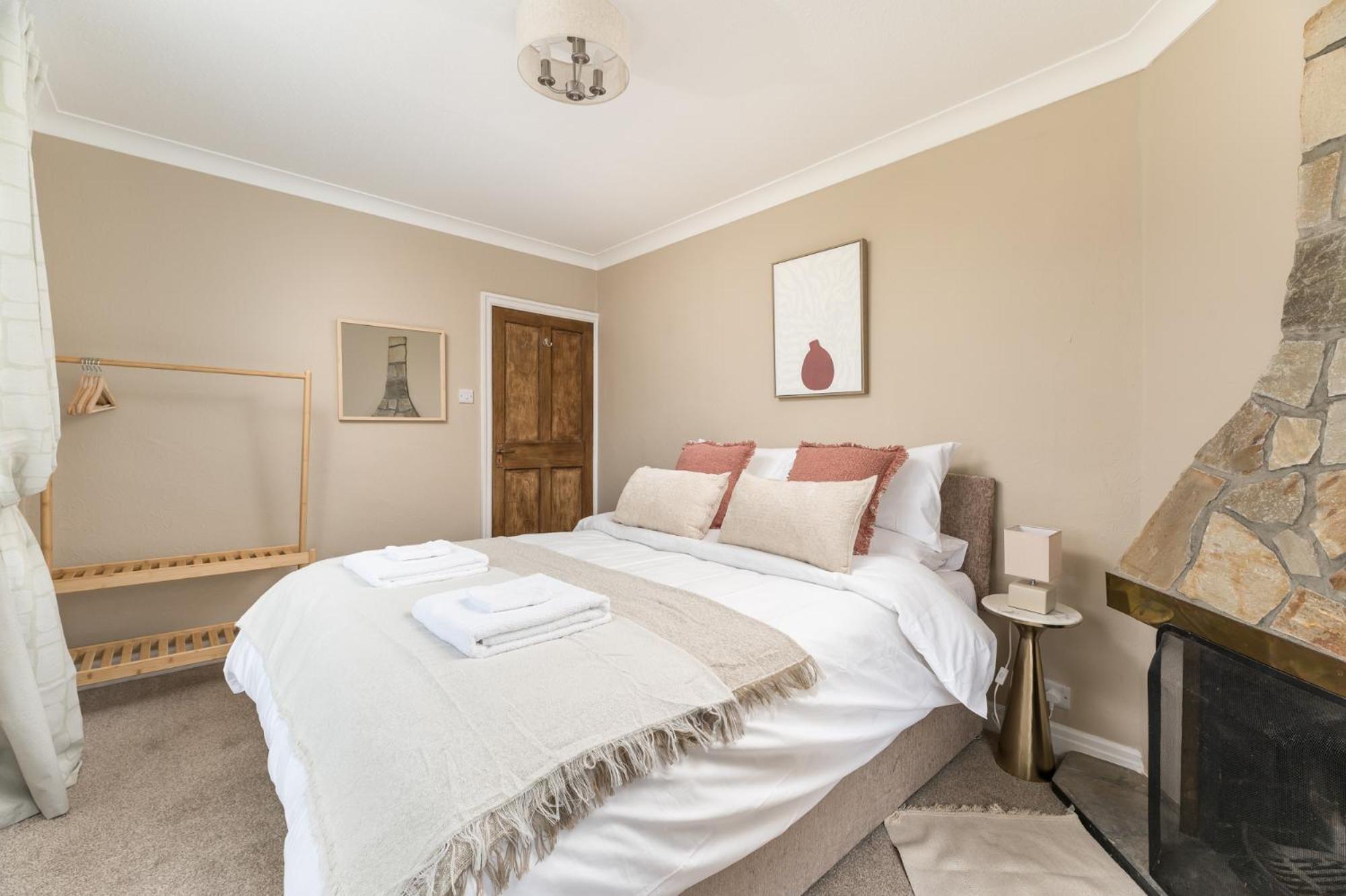 Central Malham Wellbeing Escape With Hot Tub Sleeps 8 エクステリア 写真