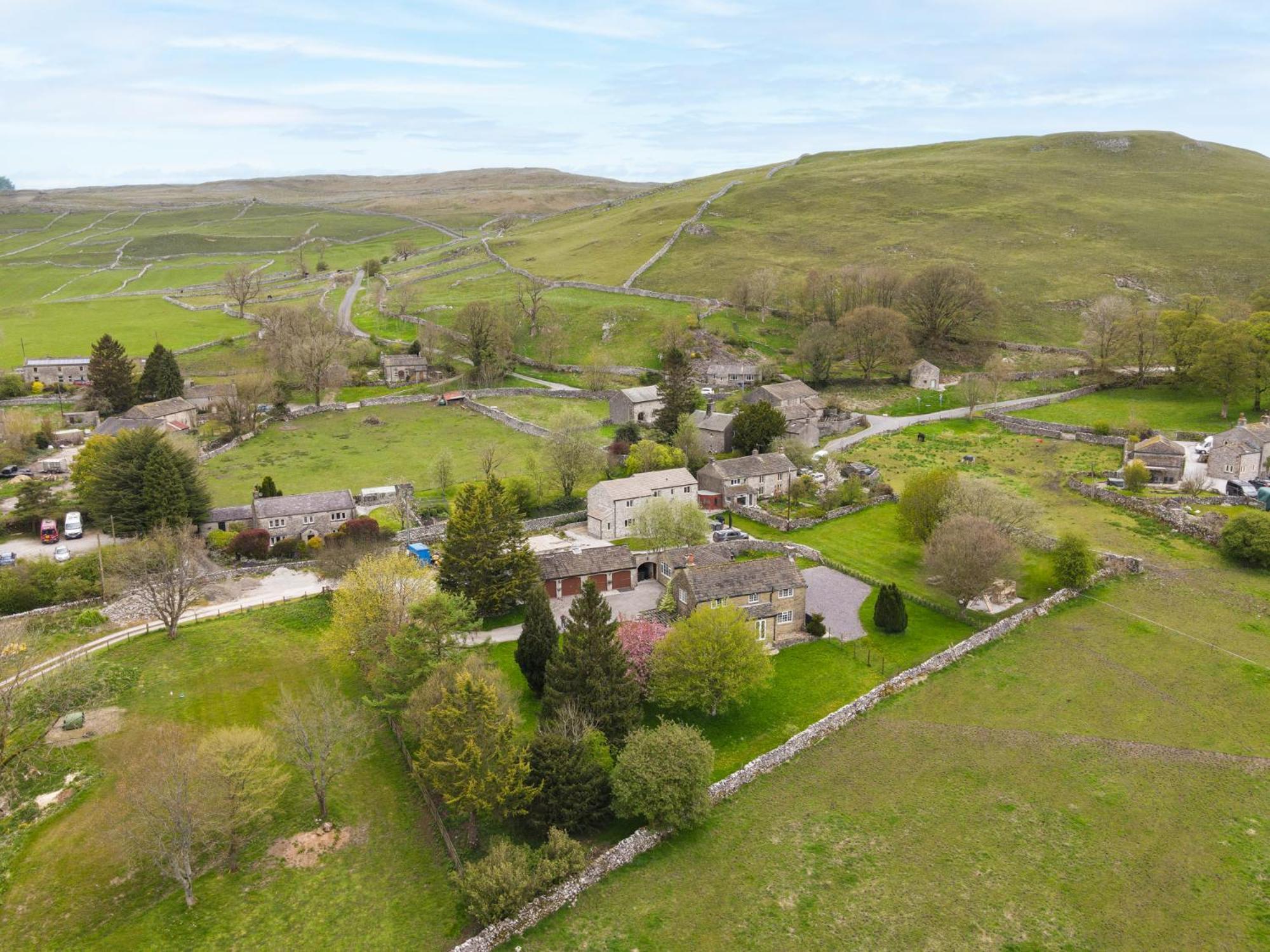 Central Malham Wellbeing Escape With Hot Tub Sleeps 8 エクステリア 写真