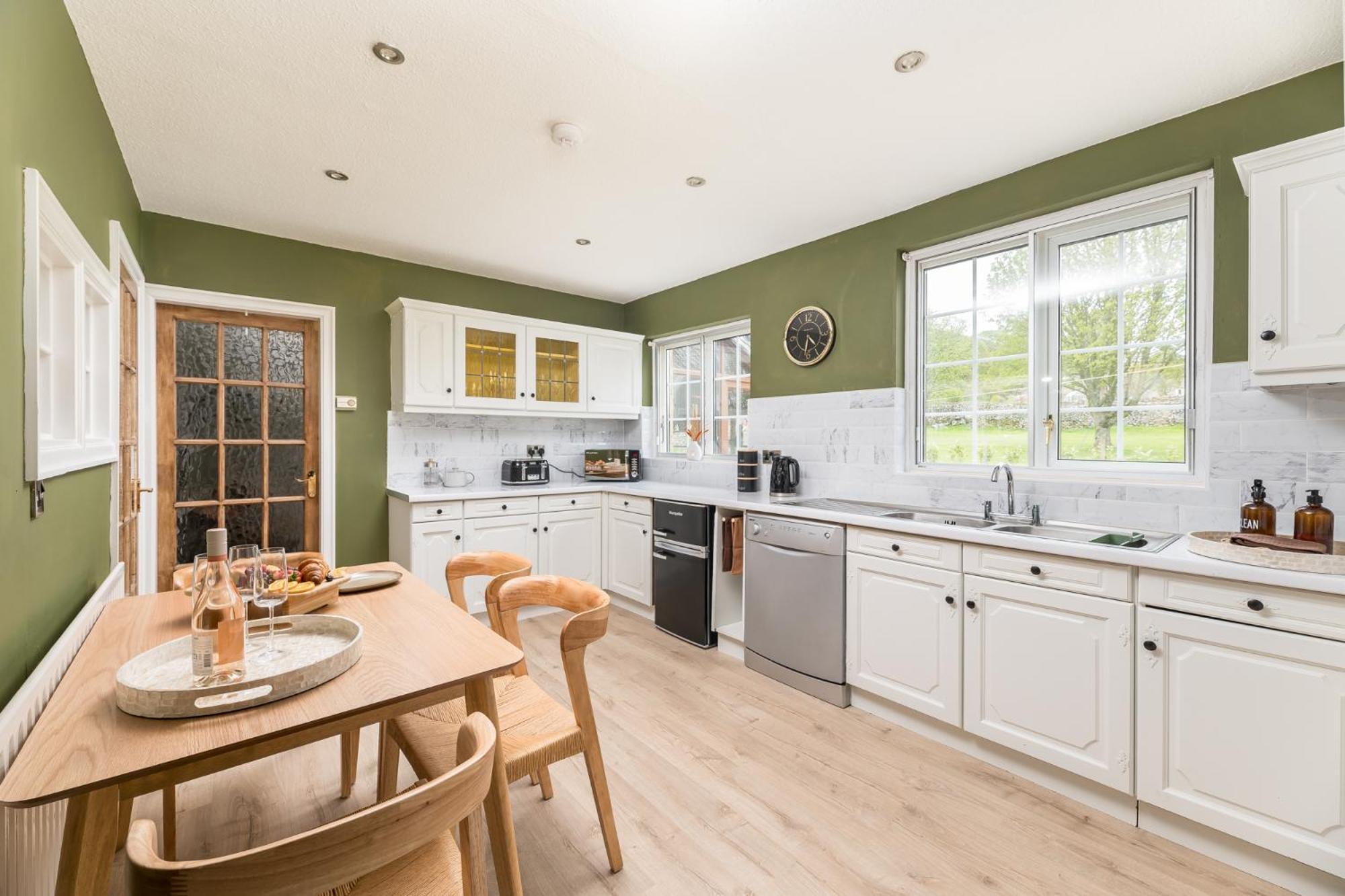 Central Malham Wellbeing Escape With Hot Tub Sleeps 8 エクステリア 写真