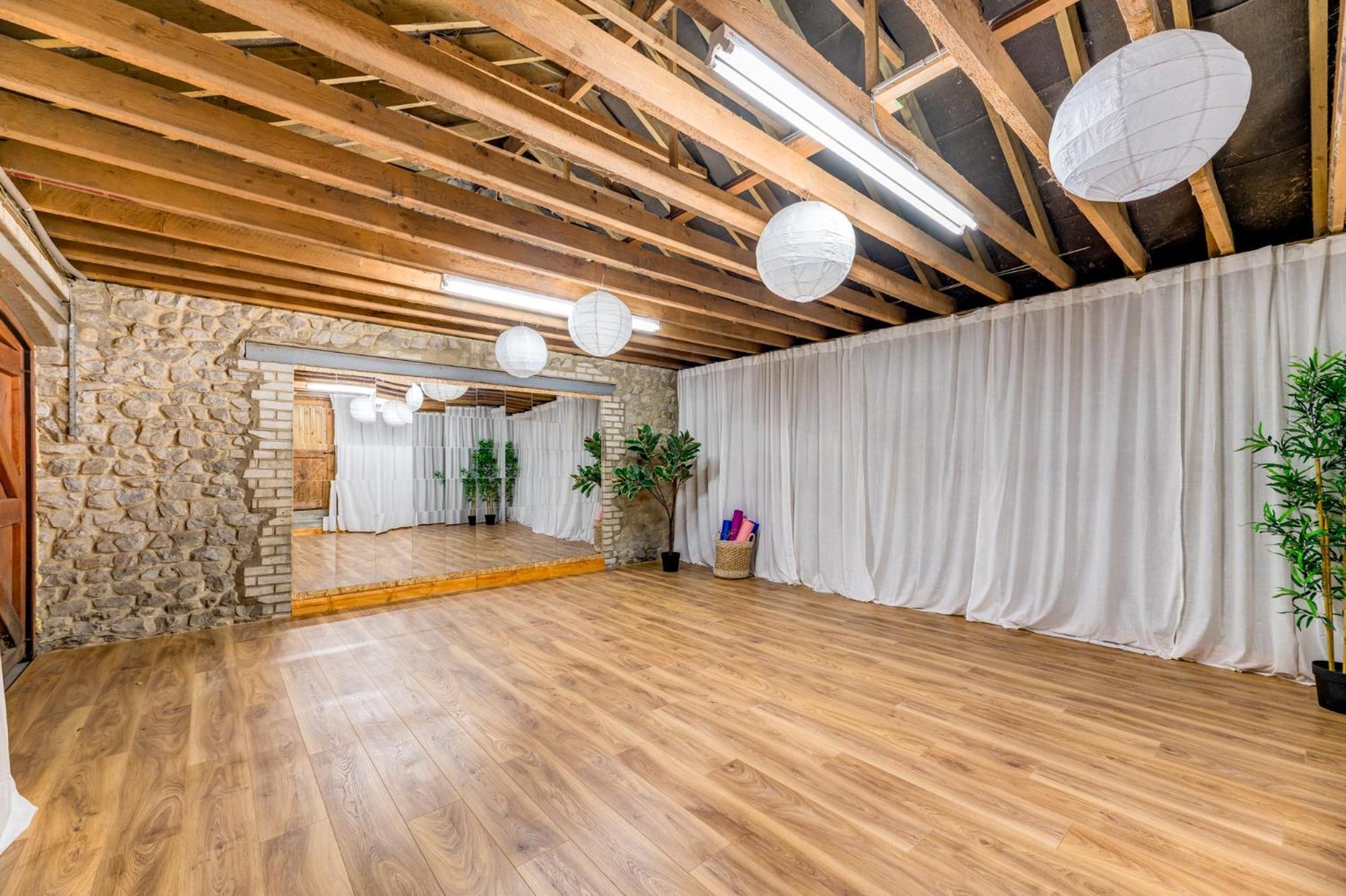 Central Malham Wellbeing Escape With Hot Tub Sleeps 8 エクステリア 写真